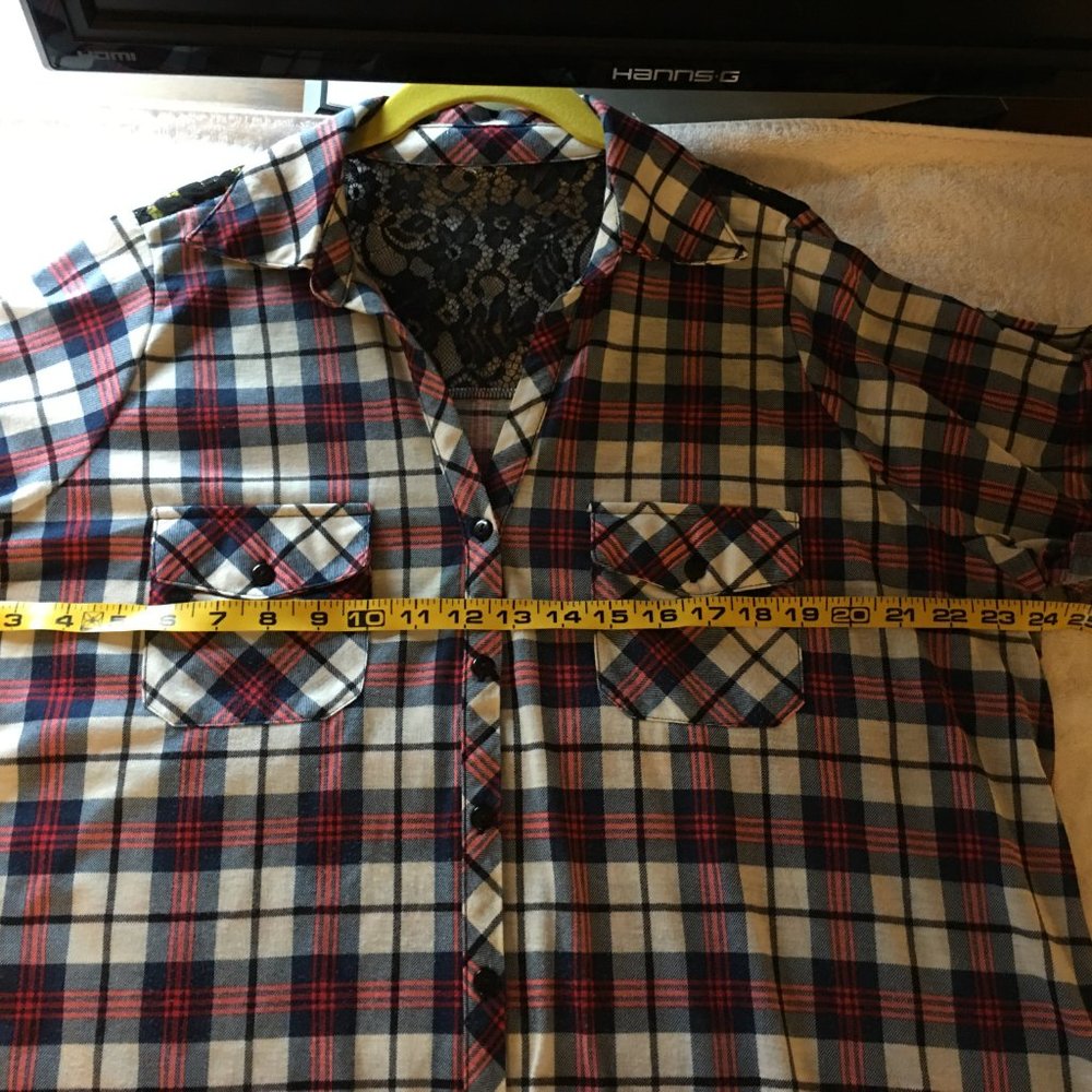 blouse - Picture 2 of 12